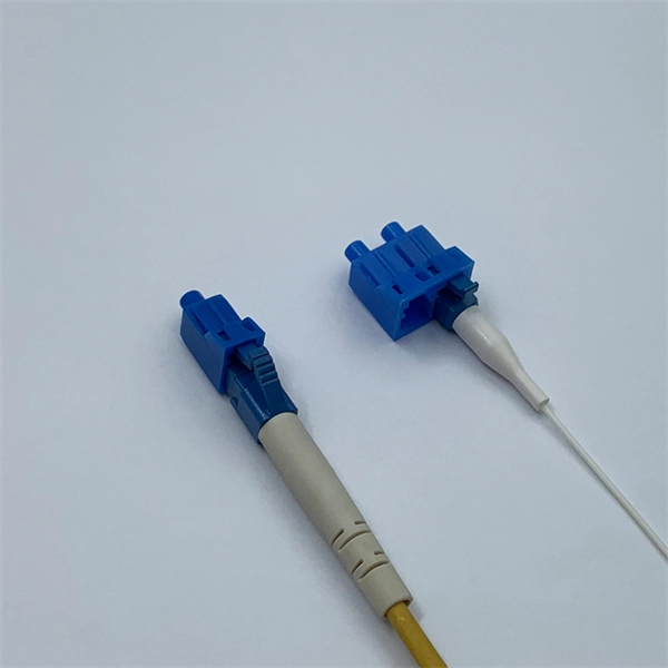 Adhesive-free fiber optic connectors