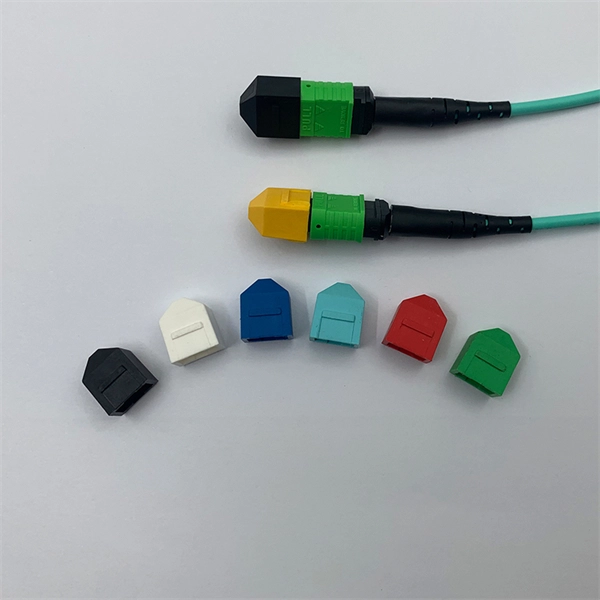Self-operated three-in-three-out fiber optic splice box