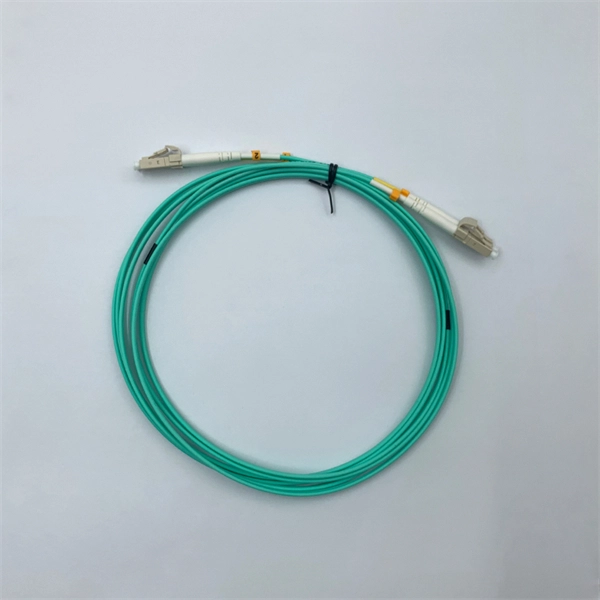 Transceiver connected to optical module